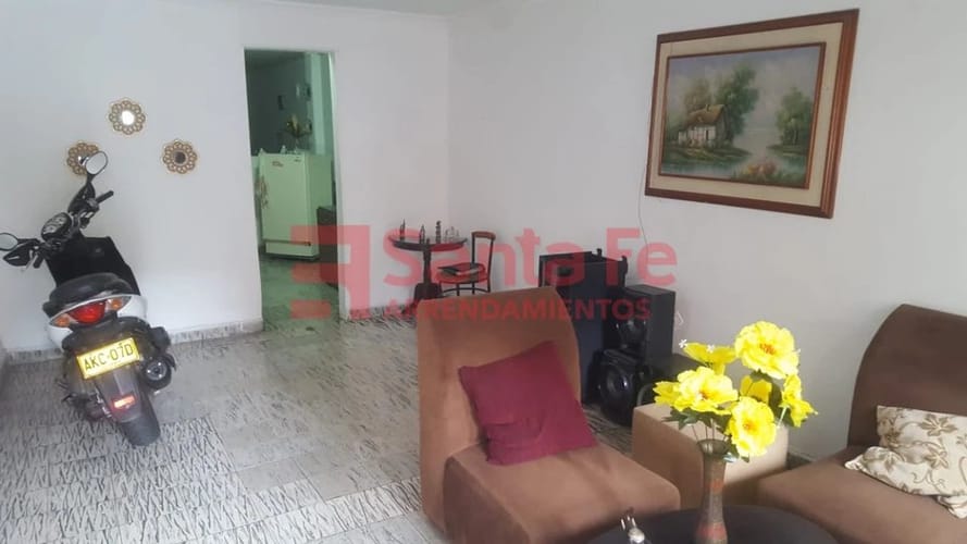 Casa de 2 alcobas en venta en Cristo Rey, Medellín, 73 m² · foto 2 de 10