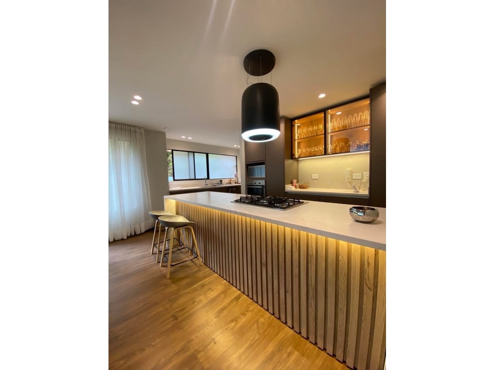 Apartamento de 3 habitaciones en venta en El Chico, Bogotá — imagen 1 de 20