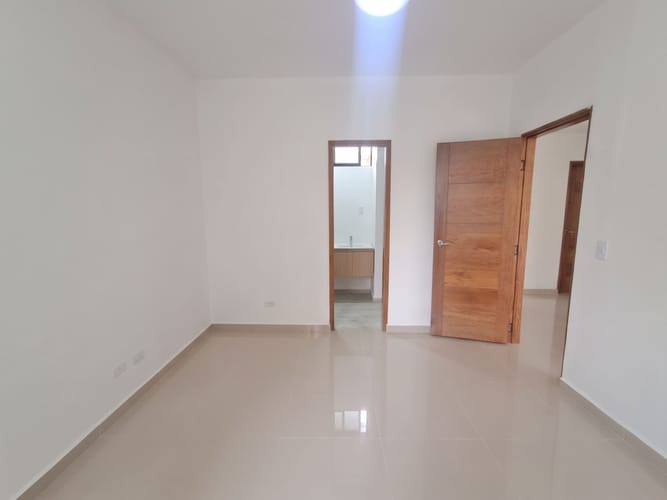 Local en arriendo en Simon Bolivar, Medellín, 180 m² · foto 3 de 18