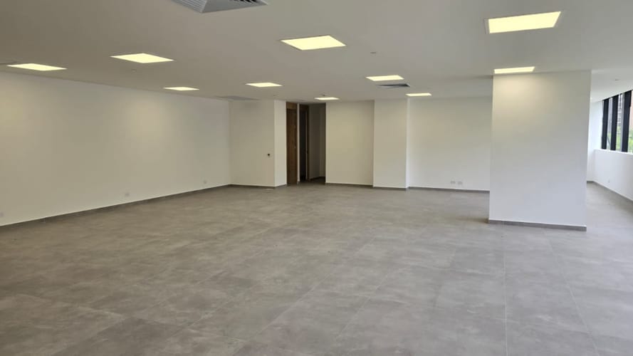 Oficina en arriendo en Ciudad Del Río, Medellín, 156 m² · foto 3 de 12