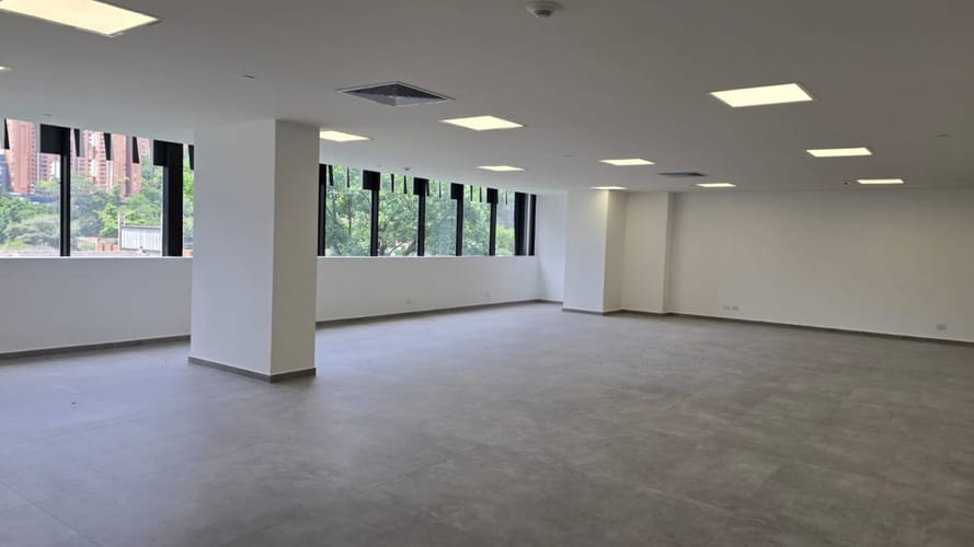 Oficina en arriendo en Ciudad Del Río, Medellín, 156 m² · foto 11 de 12