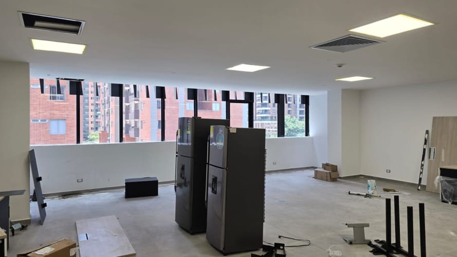Oficina en arriendo en Ciudad Del Río, Medellín, 120 m² · foto 4 de 9