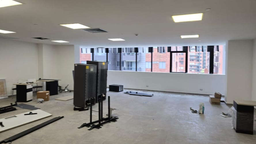 Oficina en arriendo en Ciudad Del Río, Medellín, 120 m² · foto 8 de 9