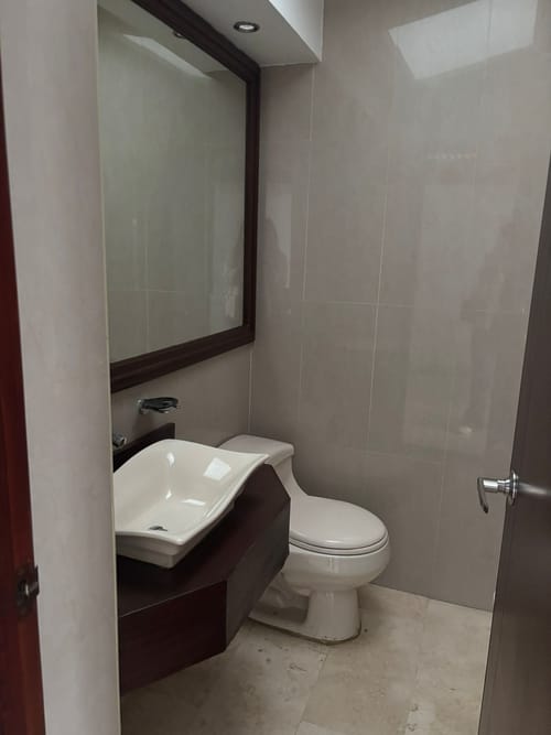Apartamento de 3 alcobas en arriendo en Santa Barbara, Bogotá, 176 m² · foto 5 de 23