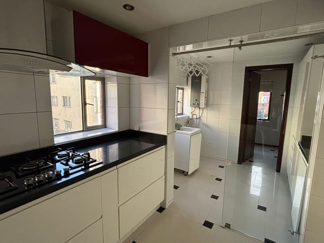 Apartamento de 3 alcobas en arriendo en Santa Barbara, Bogotá, 176 m² · foto 9 de 23