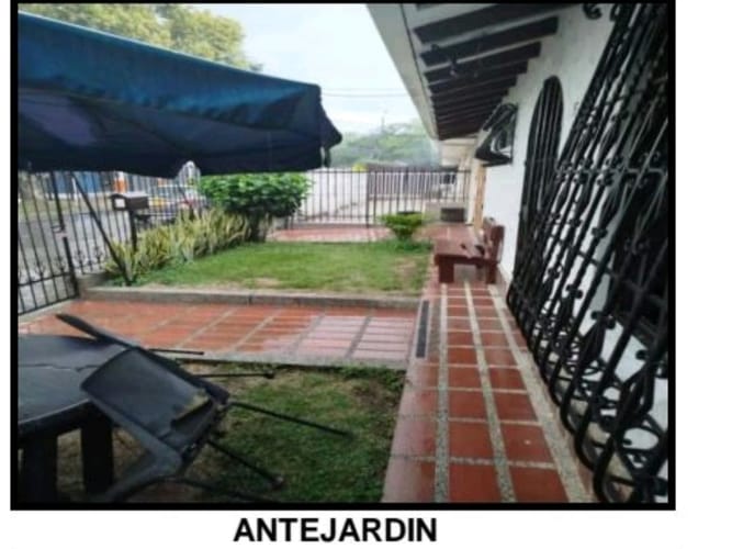 Casa de 5 alcobas en venta en El Gran Limonar, Cali, 240 m² · foto 2 de 16