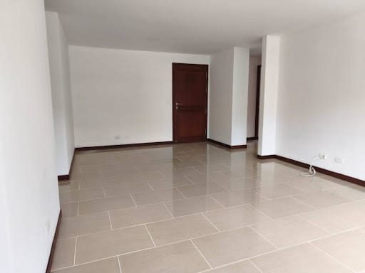 Apartamento de 2 alcobas en arriendo en Castropol, Medellín, 93 m² · foto 5 de 20