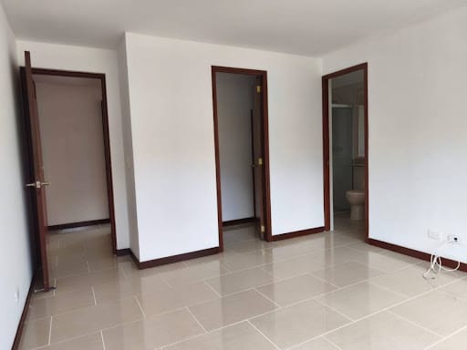 Apartamento de 2 alcobas en arriendo en Castropol, Medellín, 93 m² · foto 9 de 20