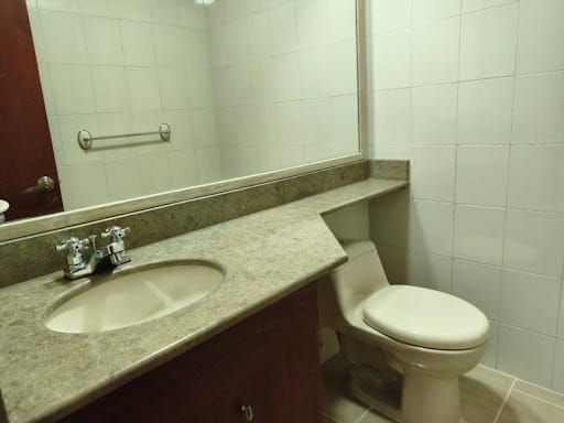 Apartamento de 2 alcobas en arriendo en Castropol, Medellín, 93 m² · foto 17 de 20