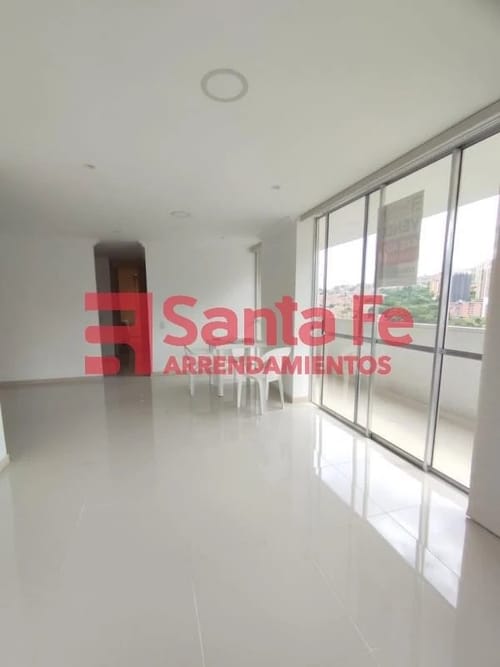 Apartamento de 3 alcobas en venta en Suarez, Bello, 84 m² · foto 3 de 10