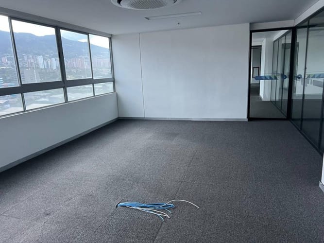 Oficina en arriendo en Las Lomitas, Sabaneta, 1000 m² · foto 17 de 22