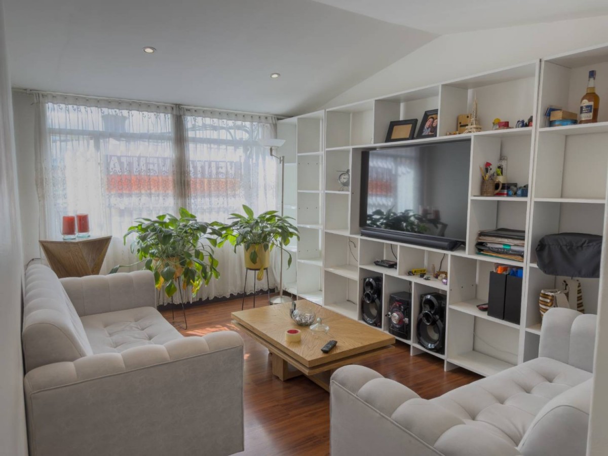 Casa en venta en Las Ferias, Bogotá · foto 2 de 24