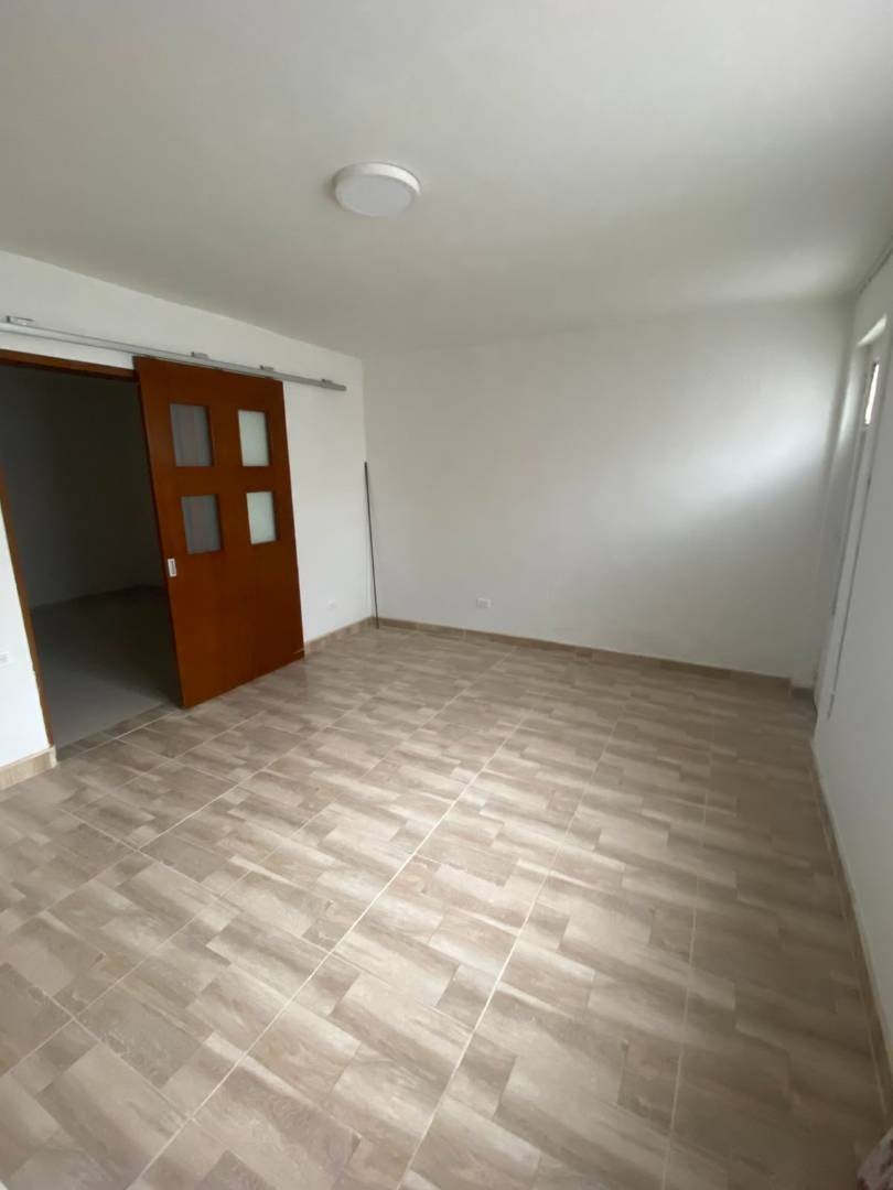 Casa en venta en Las Ferias, Bogotá · foto 10 de 24