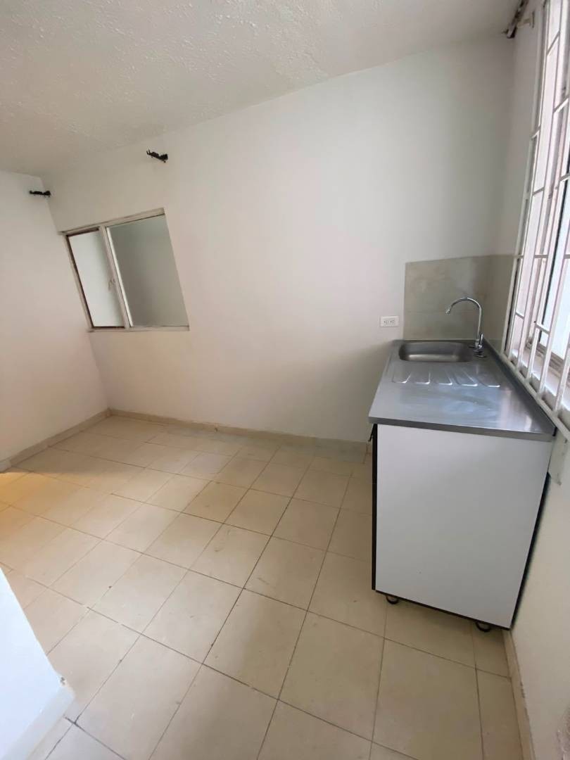 Casa en venta en Las Ferias, Bogotá · foto 12 de 24