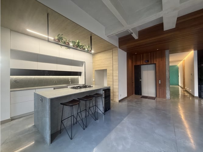 Apartamento de 3 alcobas en arriendo en Vizcaya, Medellín, 250 m² · foto 18 de 23