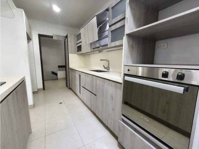 Apartamento en venta en San Lucas, Medellín · foto 8 de 24