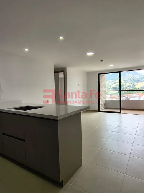 Apartamento de 2 alcobas en venta en El Centro, El Carmen de Viboral, 59 m² · foto 2 de 10