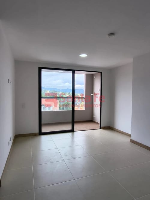 Apartamento de 2 alcobas en venta en El Centro, El Carmen de Viboral, 59 m² · foto 5 de 10