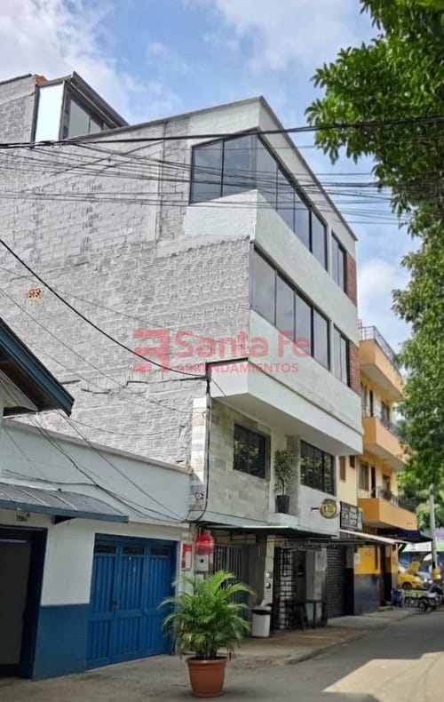 Local en venta en La America, Medellín, 566 m² · foto 2 de 10