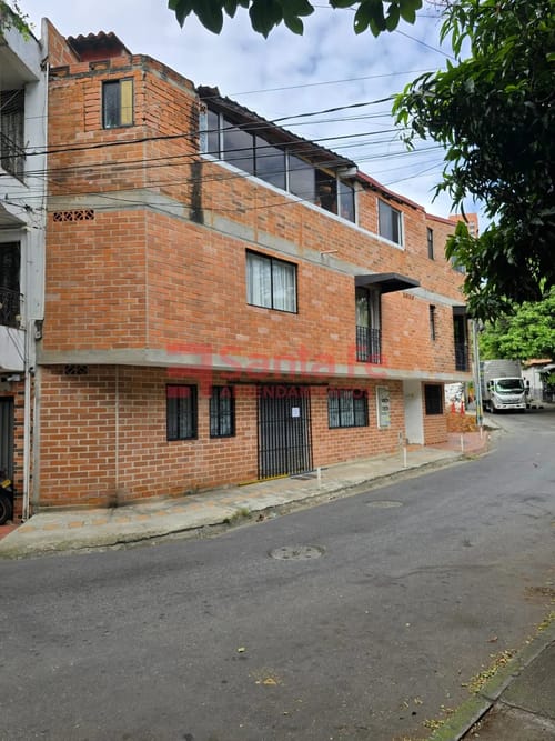 Local en venta en La America, Medellín, 35 m² · foto 2 de 9