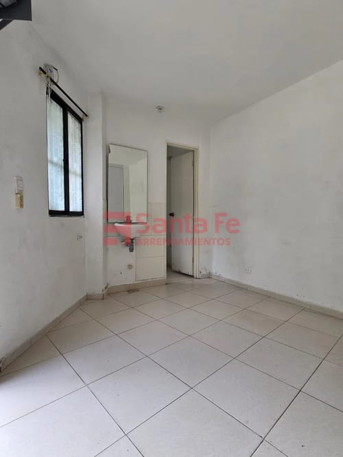Local en venta en La America, Medellín, 35 m² · foto 8 de 9