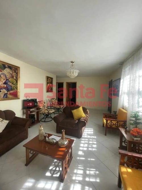 Casa de 3 alcobas en venta en La America, Medellín, 145 m² · foto 2 de 10