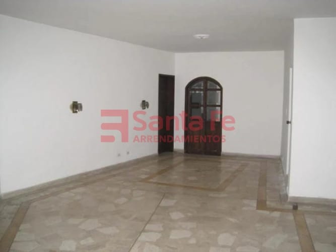 Casa de 4 alcobas en venta en La America, Medellín, 238 m² · foto 3 de 8
