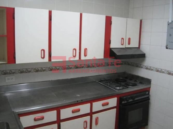 Casa de 4 alcobas en venta en La America, Medellín, 238 m² · foto 4 de 8
