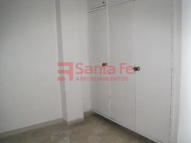Casa de 4 alcobas en venta en La America, Medellín, 238 m² · foto 5 de 8