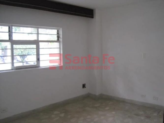 Casa de 4 alcobas en venta en La America, Medellín, 238 m² · foto 6 de 8
