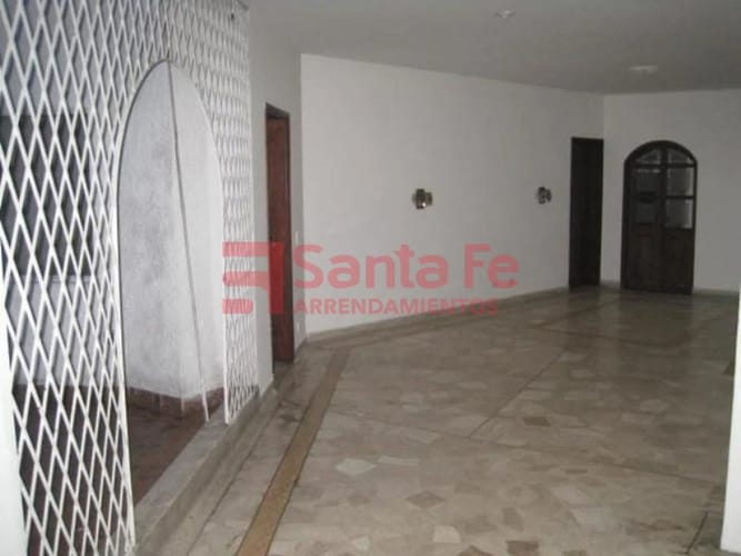 Casa de 4 alcobas en venta en La America, Medellín, 238 m² · foto 7 de 8