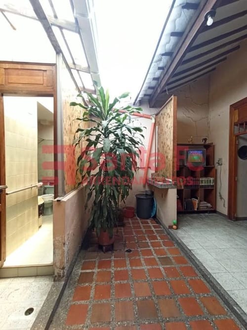 Casa de 7 alcobas en venta en La America, Medellín, 340 m² · foto 4 de 10