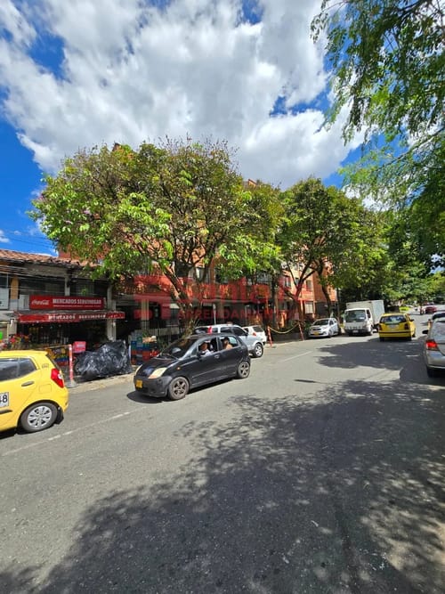 Oficina en venta en La America, Medellín, 23 m² · foto 2 de 7