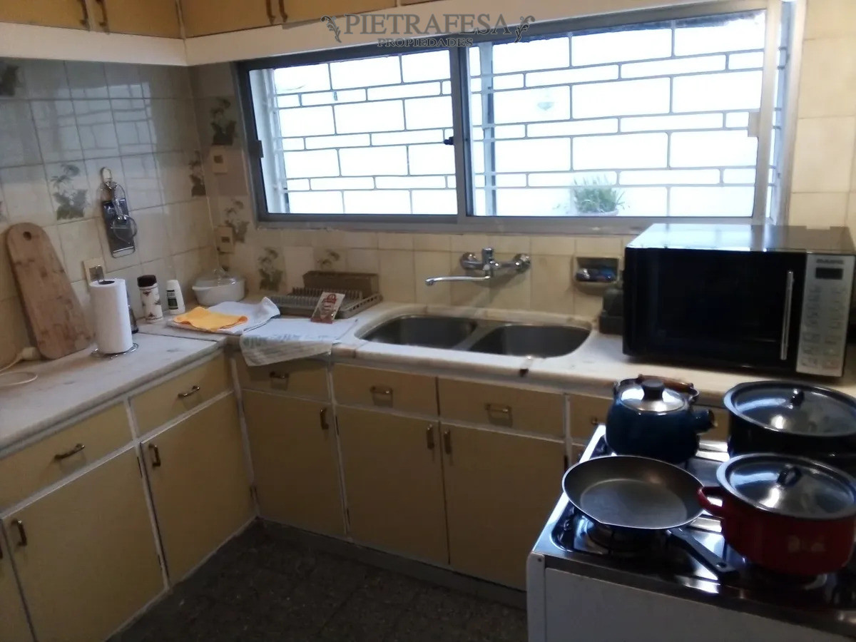 Casa en alquiler, 2 dormitorios, 1 baño, patio, garaje. Punta Carretas. · Foto 9