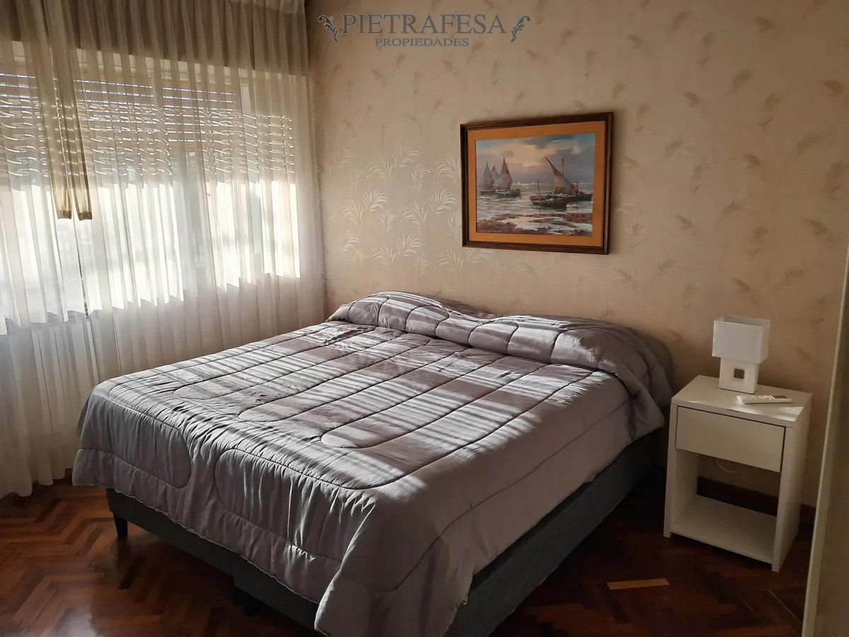 Casa en alquiler, 2 dormitorios, 1 baño, patio, garaje. Punta Carretas. · Foto 12