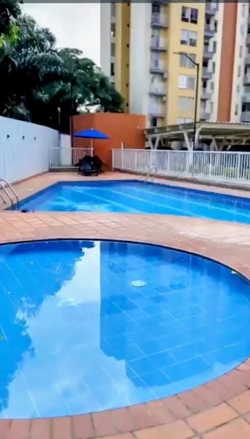 Apartamento de 2 alcobas en venta en Brisas De Los Alamos, Cali, 57 m² · foto 2 de 11