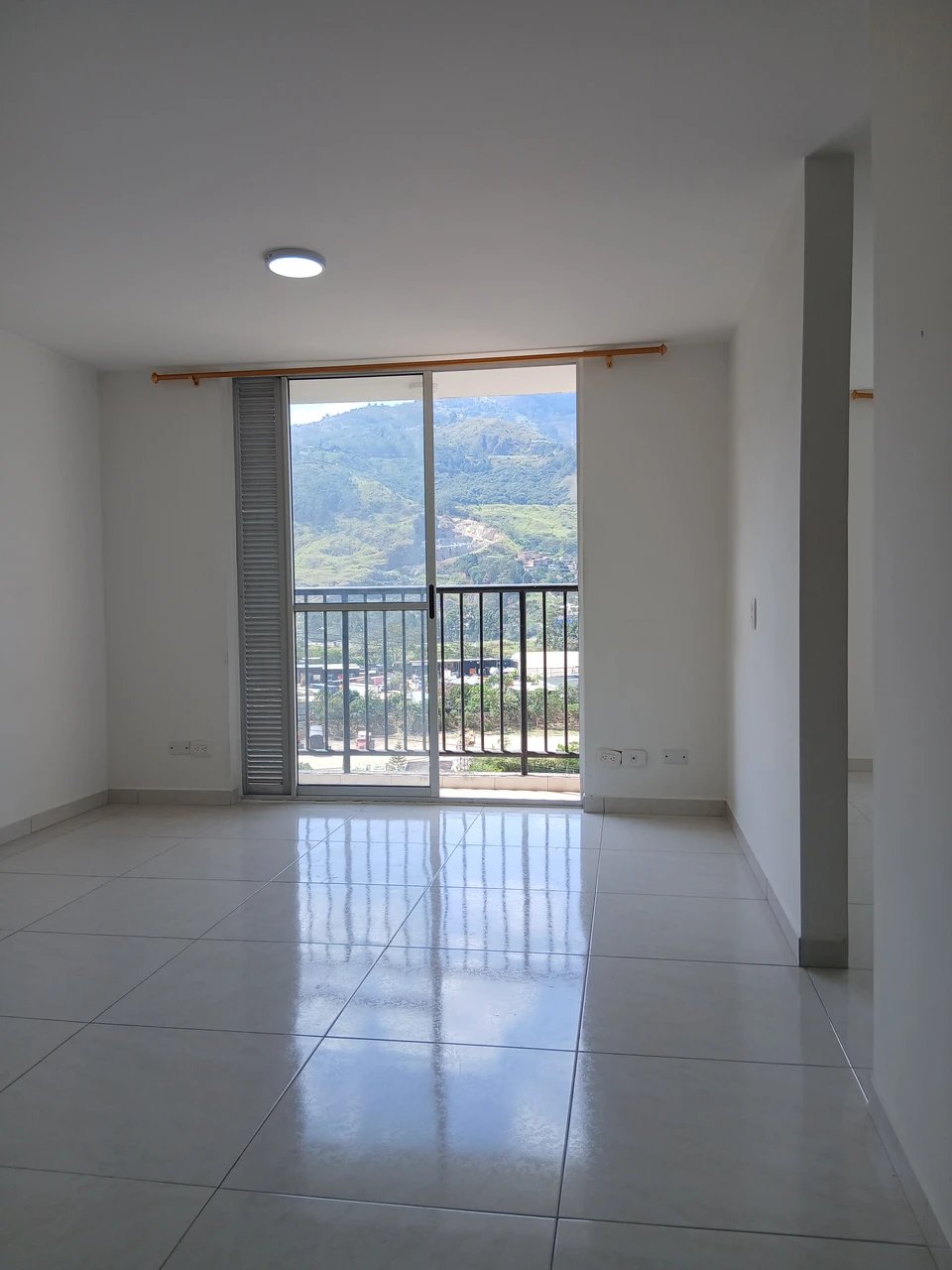 Apartamento en arriendo en Zona Industrial 3, Bello · foto 2 de 10