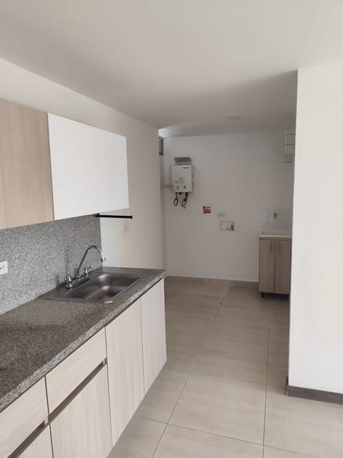Apartamento de 3 alcobas en venta en Entre Amigos, Sabaneta, 85 m² · foto 2 de 24