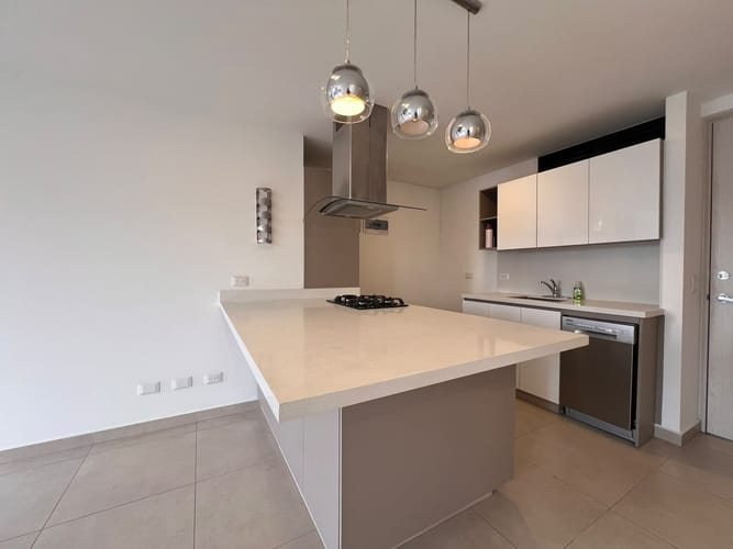 Apartamento de 2 alcobas en arriendo en El Poblado, Medellín, 73 m² · foto 3 de 17
