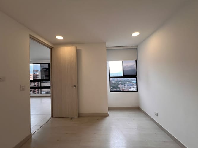 Apartamento de 2 alcobas en arriendo en El Poblado, Medellín, 73 m² · foto 13 de 17