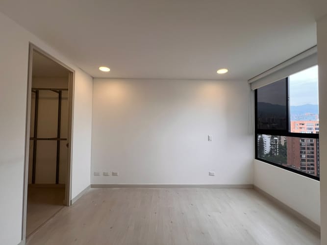 Apartamento de 2 alcobas en arriendo en El Poblado, Medellín, 73 m² · foto 14 de 17