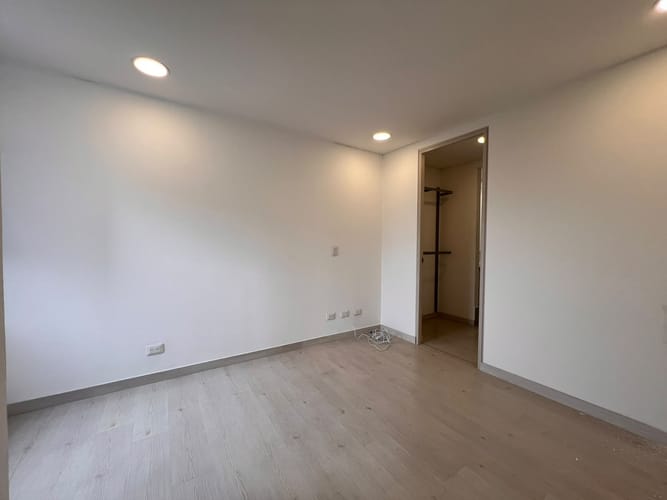 Apartamento de 2 alcobas en arriendo en El Poblado, Medellín, 73 m² · foto 9 de 17