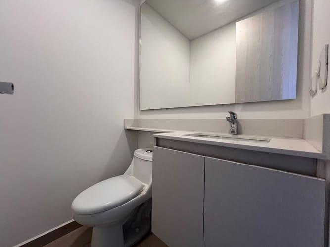 Apartamento de 2 alcobas en arriendo en El Poblado, Medellín, 73 m² · foto 16 de 17