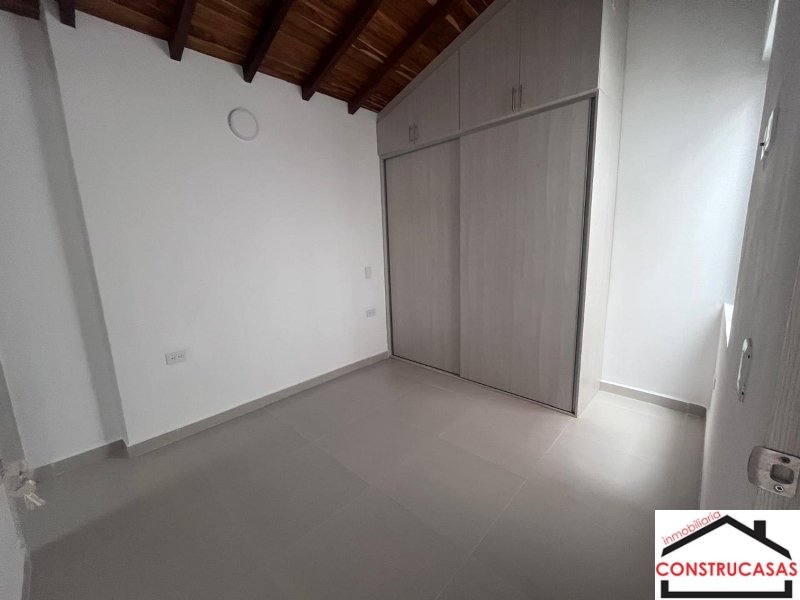 Apartamento en arriendo en La Milagrosa, Medellín · foto 10 de 18