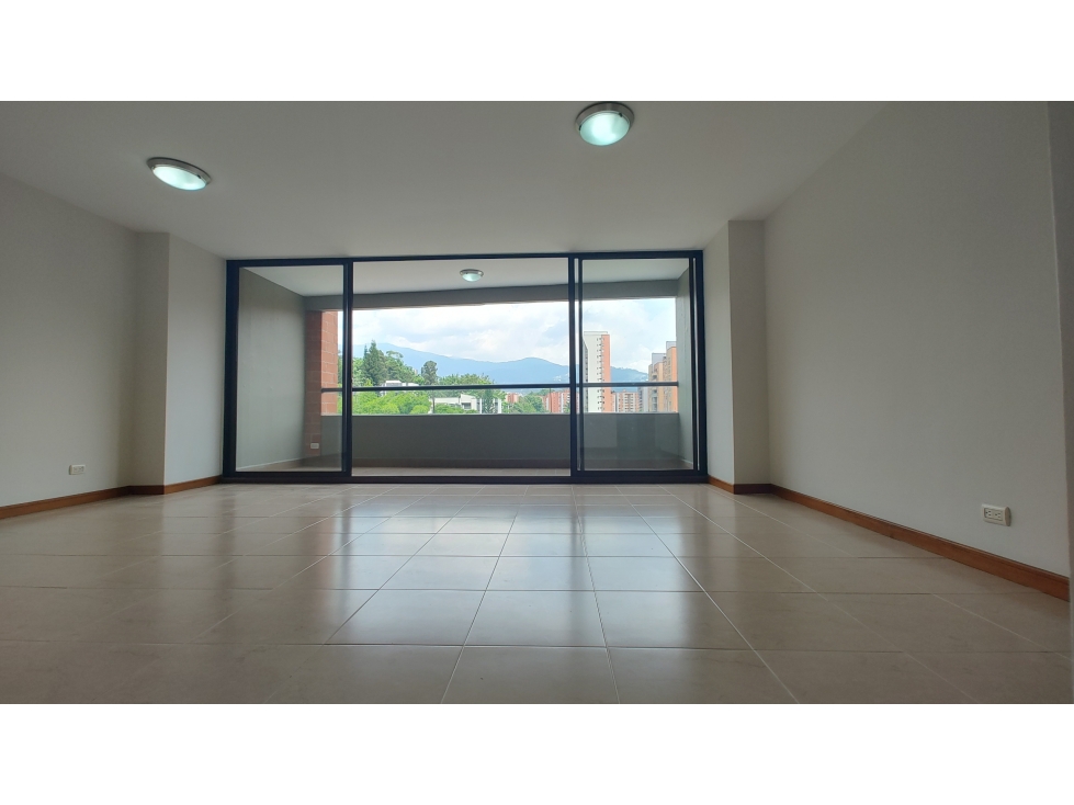 Apartamento en arriendo en La Frontera, Envigado · foto 3 de 17