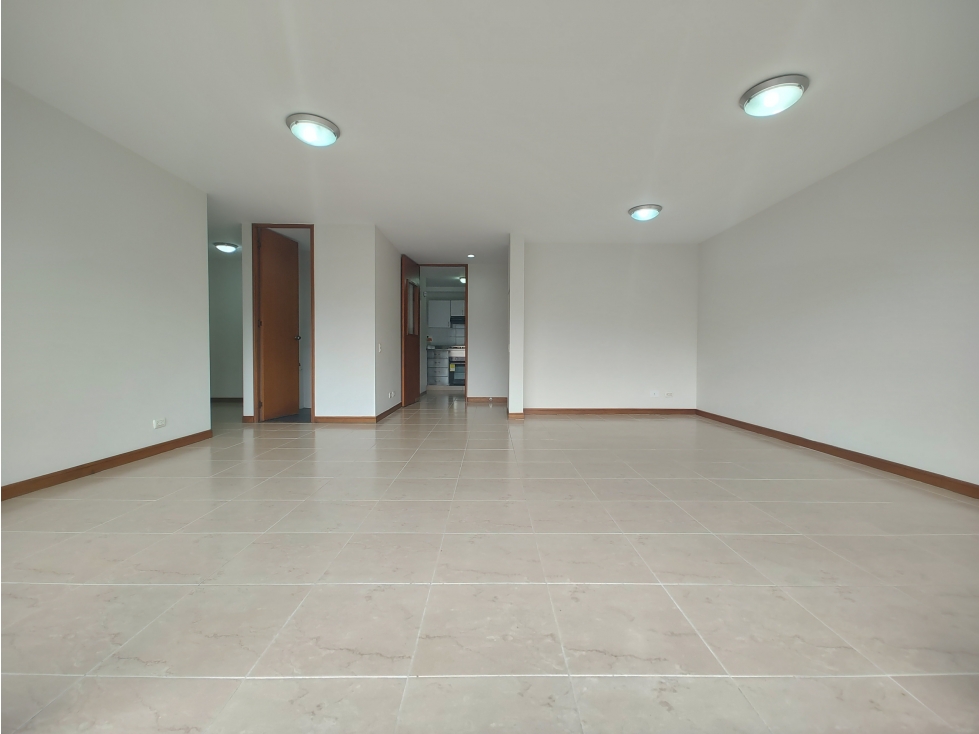 Apartamento en arriendo en La Frontera, Envigado · foto 4 de 17