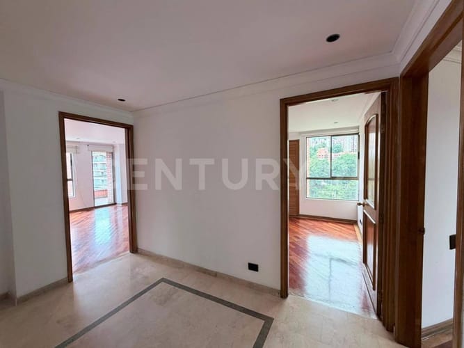 Apartamento de 3 alcobas en arriendo en Los Balsos, Medellín, 214 m² · foto 5 de 19