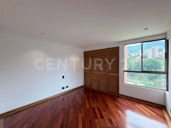 Apartamento de 3 alcobas en arriendo en Los Balsos, Medellín, 214 m² · foto 6 de 19