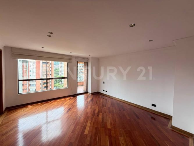 Apartamento de 3 alcobas en arriendo en Los Balsos, Medellín, 214 m² · foto 9 de 19