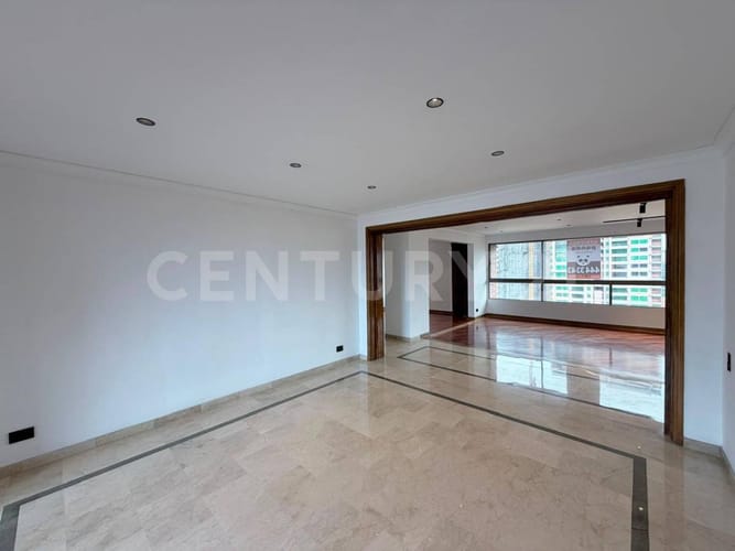 Apartamento de 3 alcobas en arriendo en Los Balsos, Medellín, 214 m² · foto 11 de 19